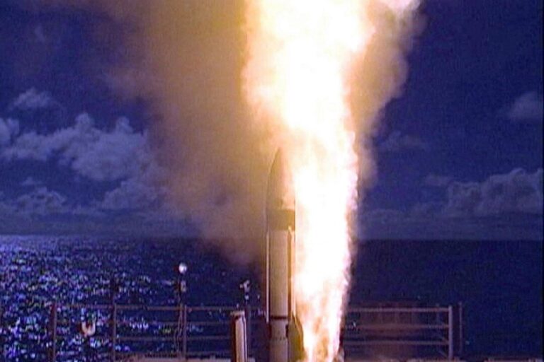 pentagon-awards-raytheon-$6.3-billion-missile-interceptor-contract