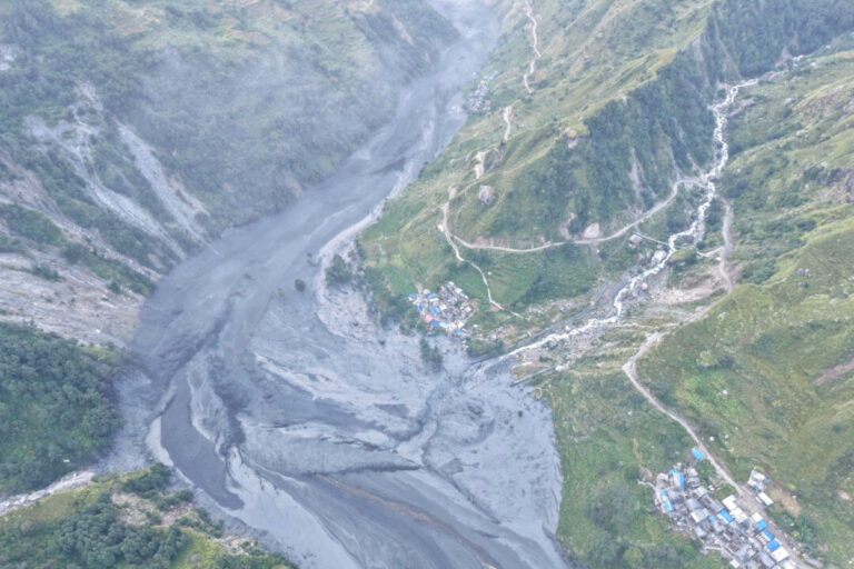 nepal-urges-villagers-to-evacuate-after-flood-triggered-by-landslide,-5-missing