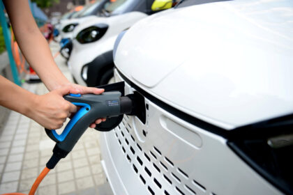 severe-charging-facility-shortage-during-holiday-week-highlights-china’s-ev-infrastructure-gap:-analysts