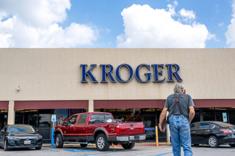 albertsons-demands-$8-billion-from-grocery-giant-kroger-after-merger-collapse