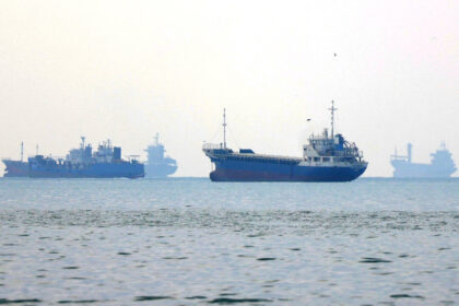 2-ships-hit,-one-sunk-by-‘unknown-projectiles’-in-strait-of-hormuz:-report