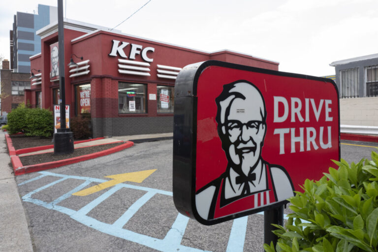 kfc-breaks-with-pepsico,-picks-coca-cola-for-us-restaurants