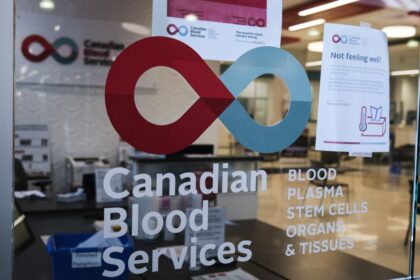 canadians-roll-up-sleeves-to-donate-blood-after-tragedy-at-alberta-military-base