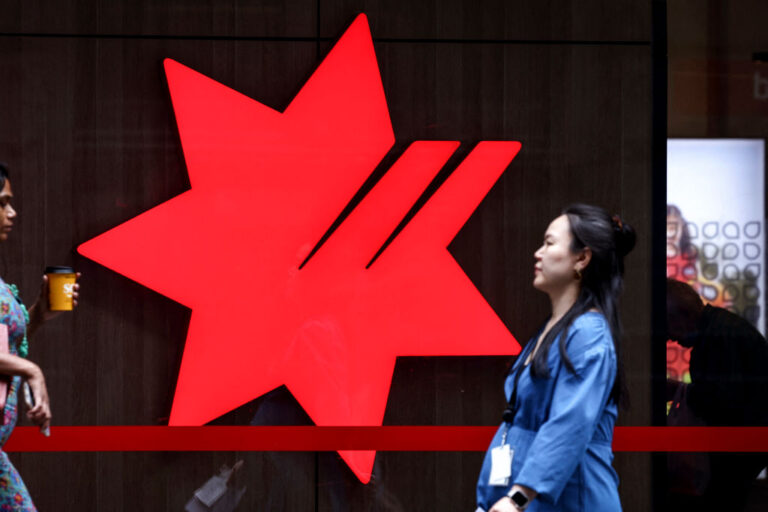 national-australia-bank-to-cut-up-to-2,500-jobs