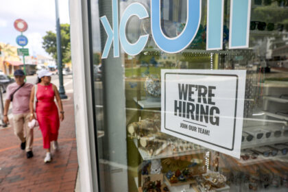 us-weekly-unemployment-claims-remain-near-57-year-low