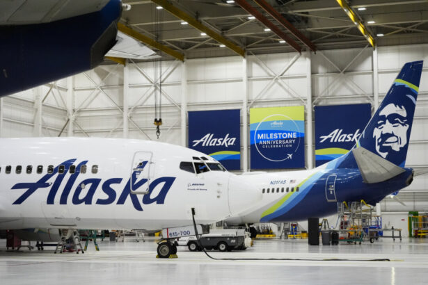 alaska-airlines-resumes-operations-after-all-flights-grounded-due-to-it-outage