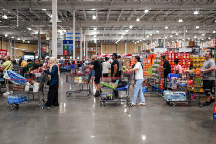us-economy-reclaims-momentum