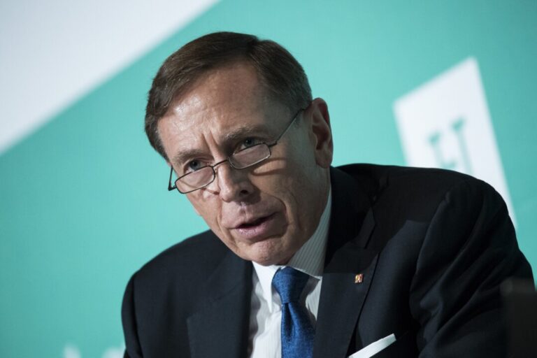 petraeus-urges-continued-engagement-with-syria’s-new-leader,-amid-sectarian-violence