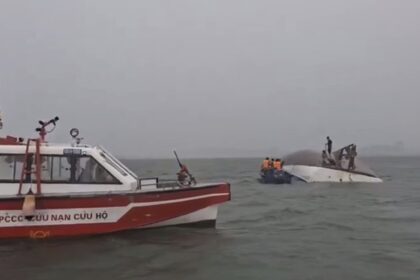 tourist-boat-capsizes-during-storm-in-vietnam,-leaving-37-dead;-5-remain-missing
