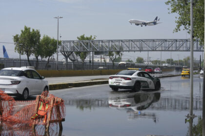 torrential-rains-shut-down-flights-at-mexico-city-airport-for-second-day