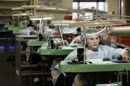 us-wholesale-inflation-unexpectedly-rises-0.9-percent-in-july