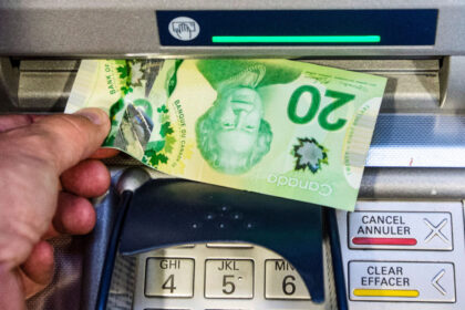 canadians-carrying-more-cash,-says-bank-of-canada