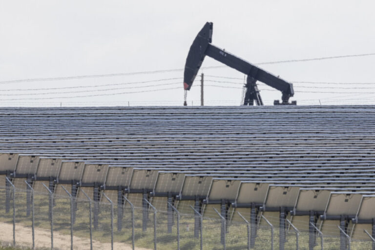 t1-energy,-corning-reach-deal-to-build-american-made-solar-panel-supply-chain