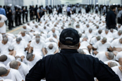 el-salvadoran-committee-backs-extending-detention-of-suspected-gang-members-until-2027
