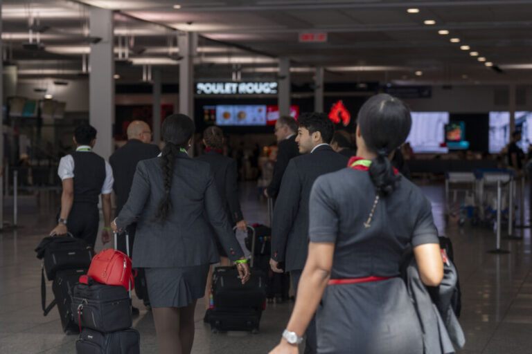 air-canada-flight-attendants-reject-airline’s-request-to-start-binding-arbitration-talks