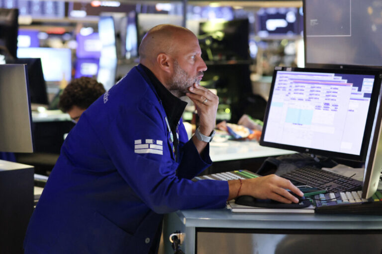 wall-street-review:-stocks-reach-highs-despite-inflation,-rate-concerns