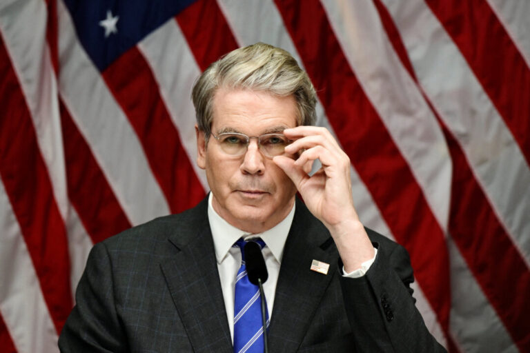 interviews-to-replace-fed-chairman-to-start-after-labor-day,-bessent-says