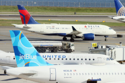 united,-delta-sued-for-allegedly-selling-‘windowless’-window-seats