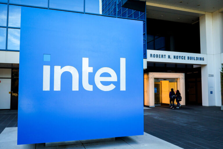 us-government-takes-10-percent-stake-in-intel