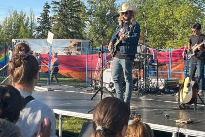 us-christian-musician-holds-event-at-first-canadian-public-venue-to-grant-permit