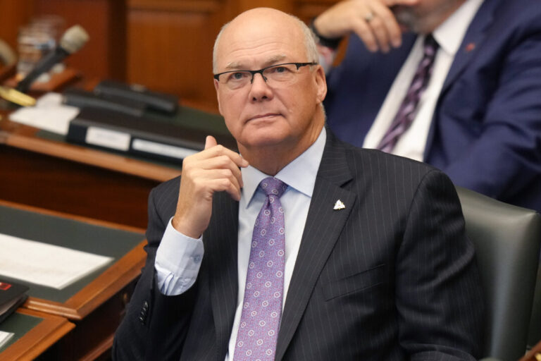 home-building-in-ontario-at-a-‘standstill,’-housing-minister-says