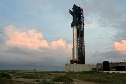 spacex’s-starship-passes-development-rut,-deploys-first-mock-satellites
