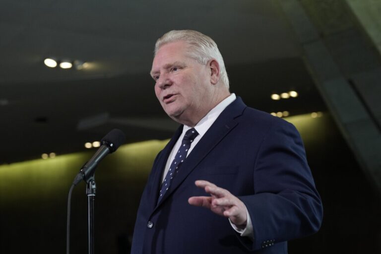 ontario’s-ford-calls-for-federal,-provincial-public-servants-to-work-in-office-5-days-a-week