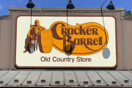 customers-happy-after-cracker-barrel-restores-beloved-‘old-timer’-logo