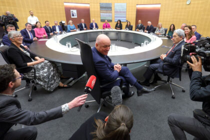 new-zealand-should-copy-australia-and-take-an-axe-to-government-agency-numbers,-think-tank-says