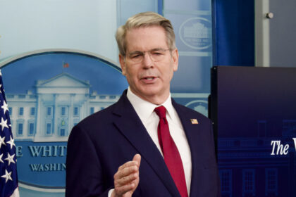 white-house-has-backup-strategy-if-trump’s-tariffs-are-overturned:-bessent