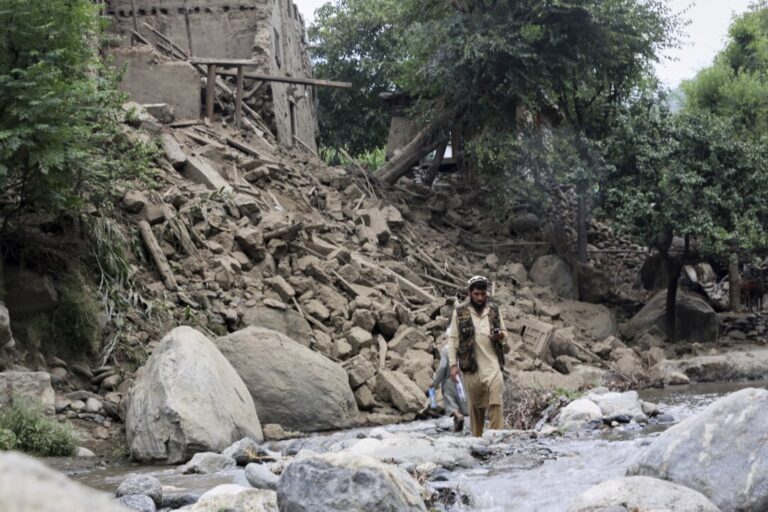 rescuers-race-to-find-afghan-quake-survivors-as-death-toll-passes-1,400
