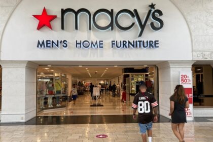 macy’s-stock-jumps-20-percent-on-first-quarterly-comparable-sales-gain-in-3-years