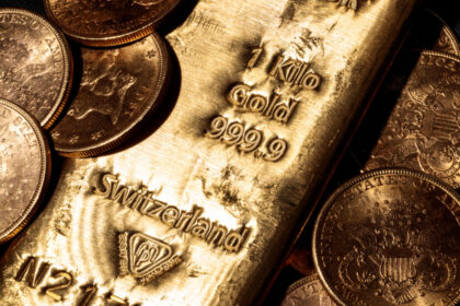gold-could-near-$5,000-if-investors-flee-treasuries,-goldman-sachs-says