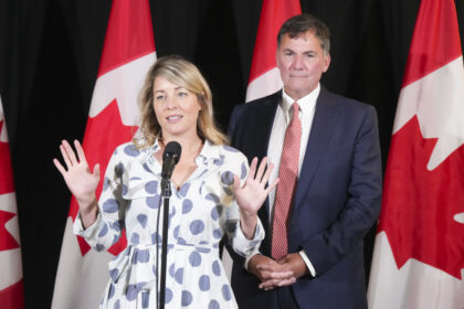 defence,-trade-diversification,-major-projects-are-ottawa’s-economic-priorities:-minister