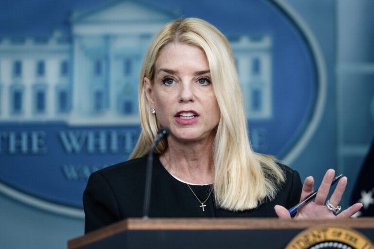 us-ag-bondi-expands-anti-human-trafficking-efforts,-warns-of-worsening-situation-along-canada-us-border