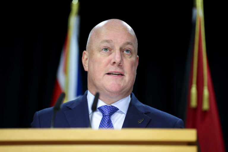 new-zealand-party-calls-to-quit-paris-climate-accord,-pm-says-no
