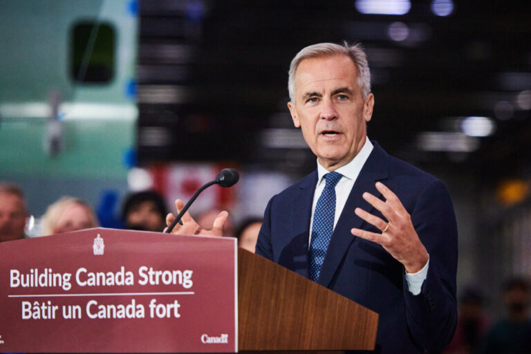 ottawa-delays-ev-mandate-implementation-amid-pressure-from-tariffs,-car-industry