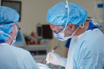 elon-musk’s-neuralink-chips-implanted-for-the-first-time-in-canadian-patients  