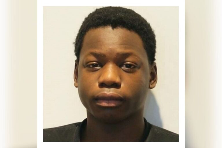 14-year-old-wanted-for-attempted-murder-in-double-shooting:-toronto-police