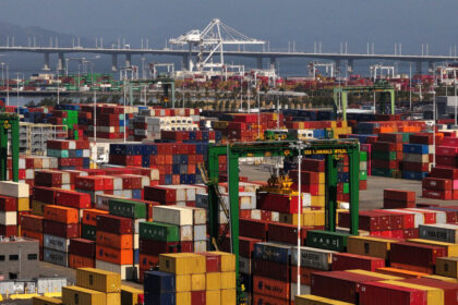trump-signs-order-on-tariff-reductions-for-‘aligned-partners,’-certain-products
