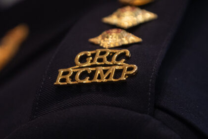 self-declared-‘queen-of-canada’-says-she-will-represent-herself-after-rcmp-arrest,-charges