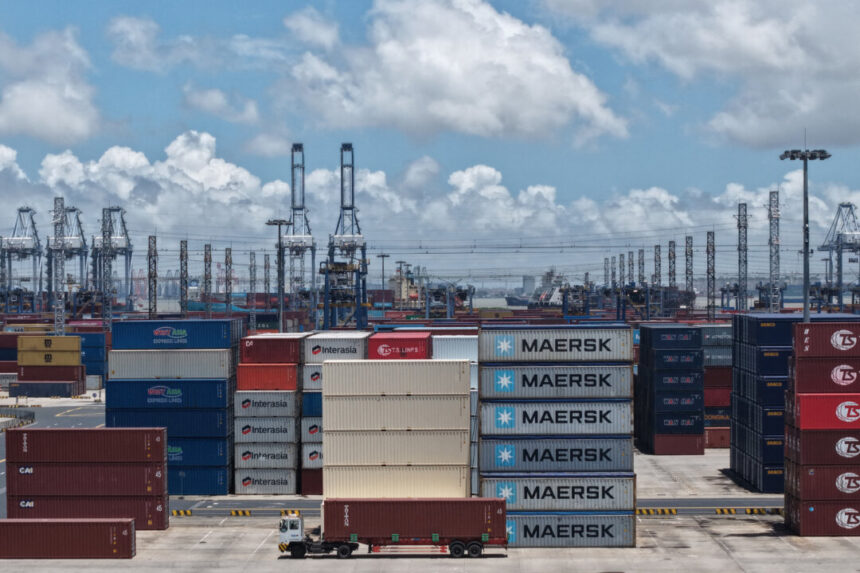 chinese-exports-to-us-plunged-33-percent-in-august