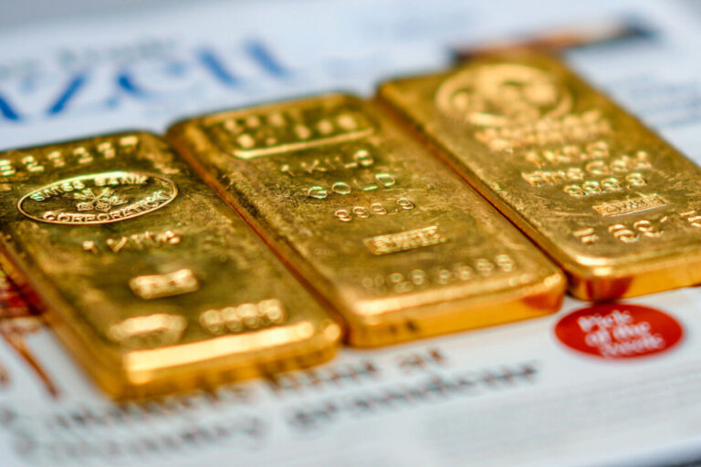 stocks-and-gold-set-record-highs-(on-‘bad-news’)