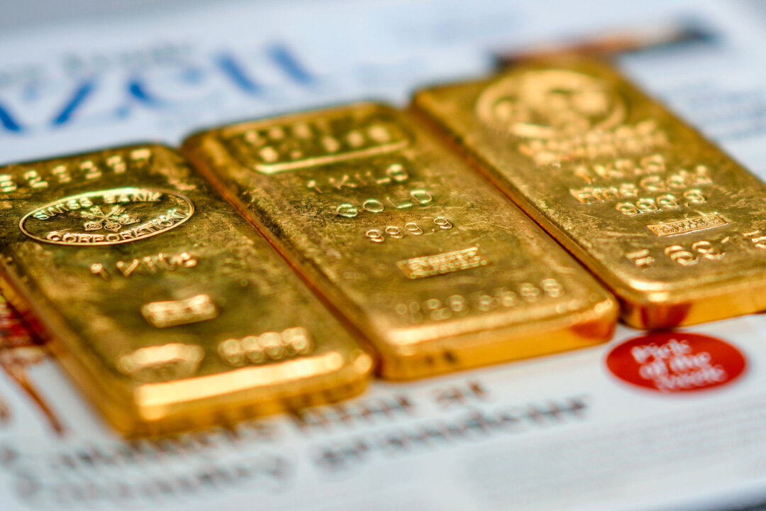 stocks-and-gold-set-record-highs-(on-‘bad-news’)