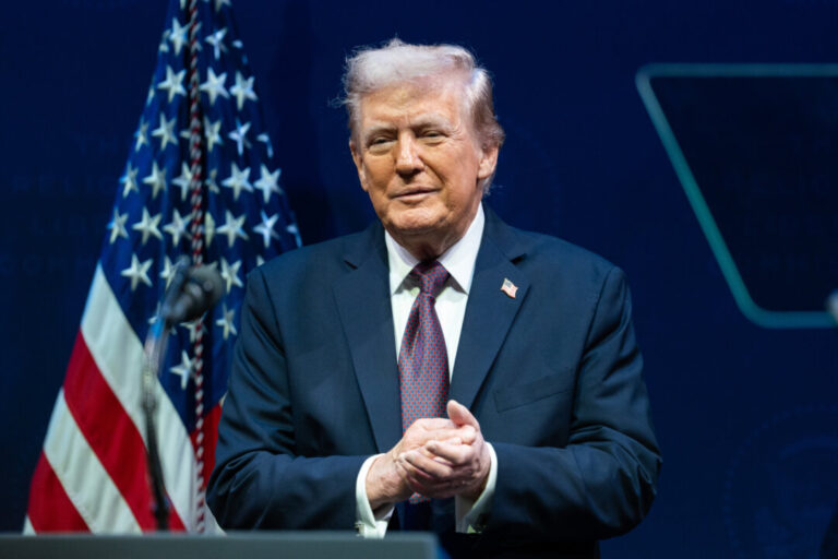 trump’s-net-worth-jumps-to-$7.3-billion,-vaulting-him-up-forbes-400-list