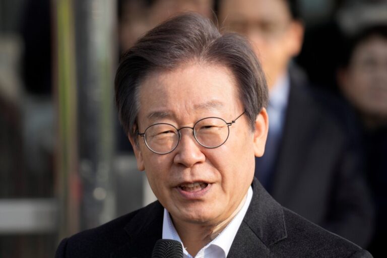 south-korean-president-lee-holds-news-conference-to-mark-100-days-in-office