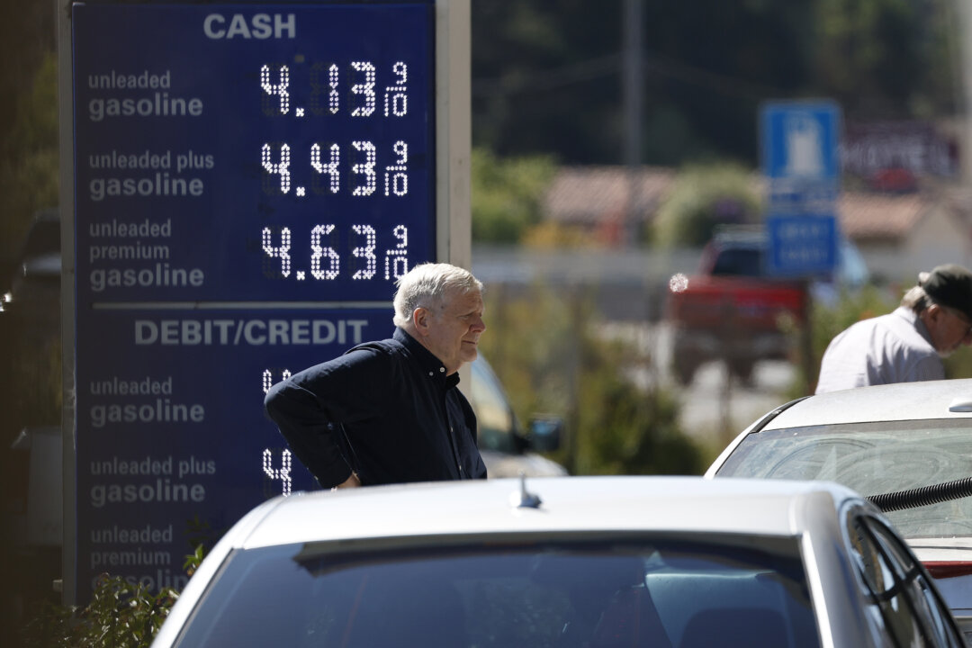 americans-to-pay-less-at-pump-in-coming-months,-more-for-power-in-coming-years:-report