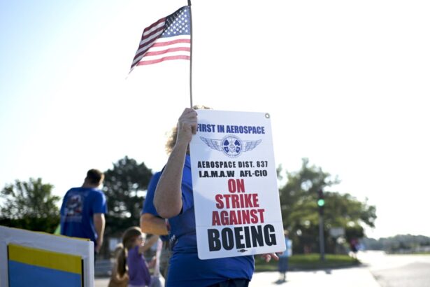 machinists-union,-boeing-reach-tentative-deal-to-end-strike-in-st.-louis-area