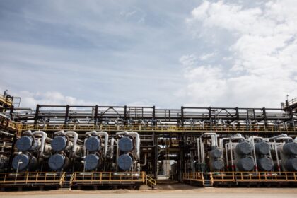 energy-minister-says-won’t-negotiate-‘through-the-media’-when-asked-about-reports-of-government-dropping-oil-emissions-cap