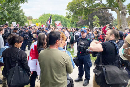 toronto-police-arrest-10-people-during-competing-rallies-on-immigration